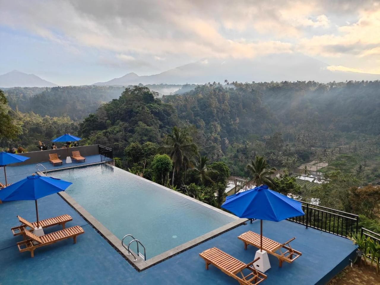 Tapa Agung View Hotel Menanga Ngoại thất bức ảnh