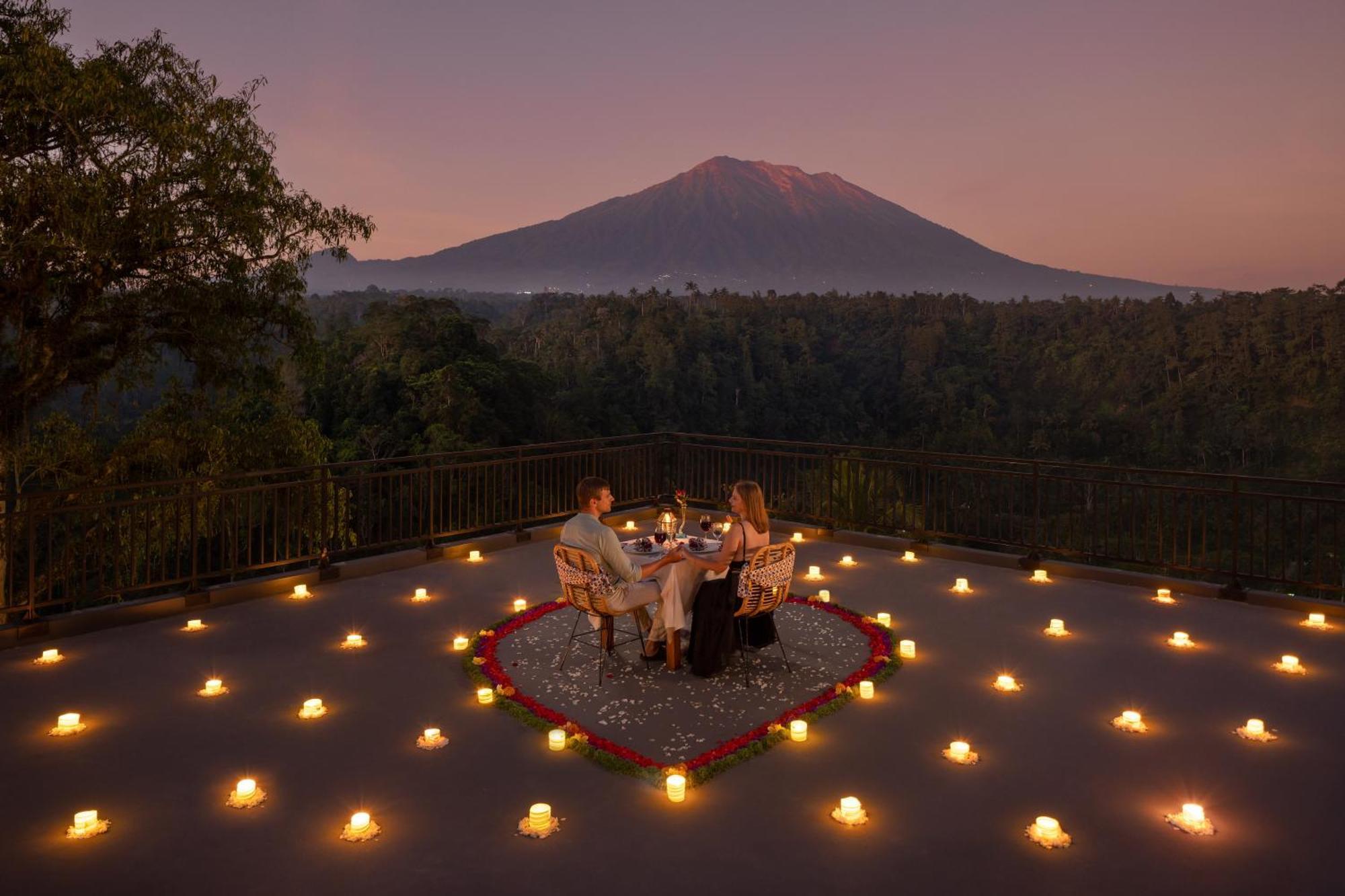 Tapa Agung View Hotel Menanga Ngoại thất bức ảnh