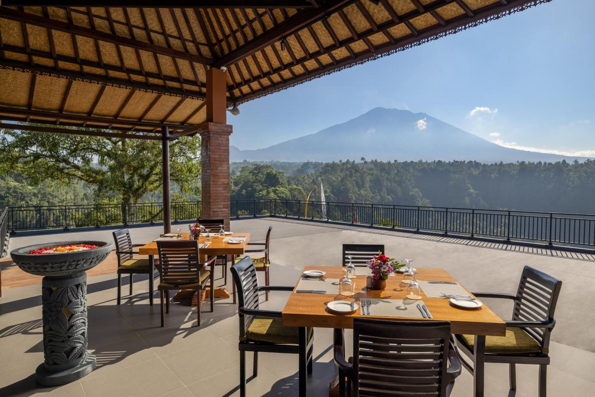 Tapa Agung View Hotel Menanga Ngoại thất bức ảnh